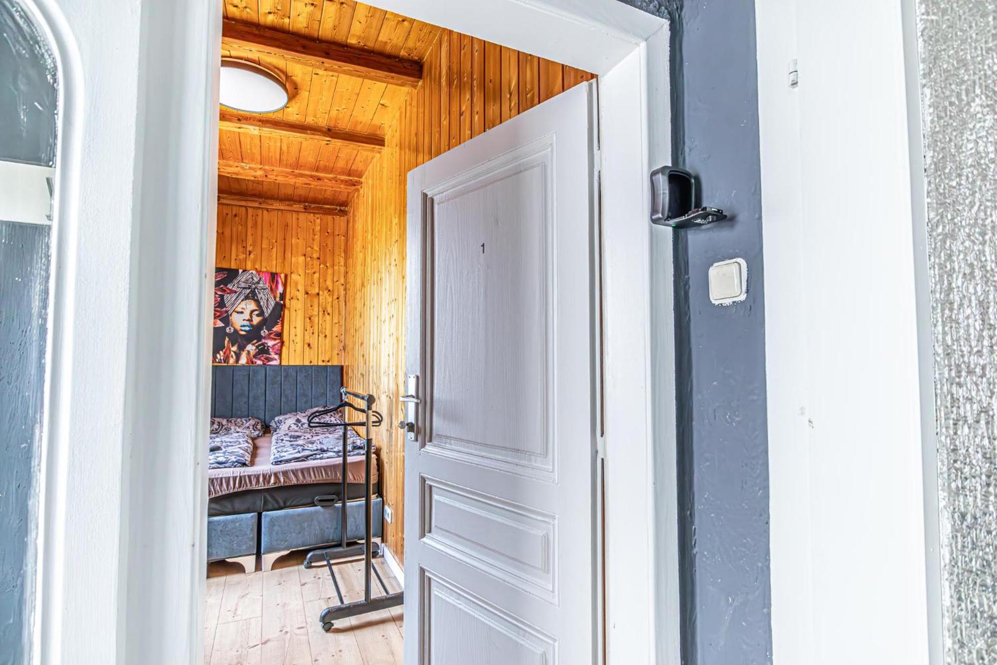 Comfy Rooms In Shared Villa With Terrace And Garden เวียนนา ภายนอก รูปภาพ
